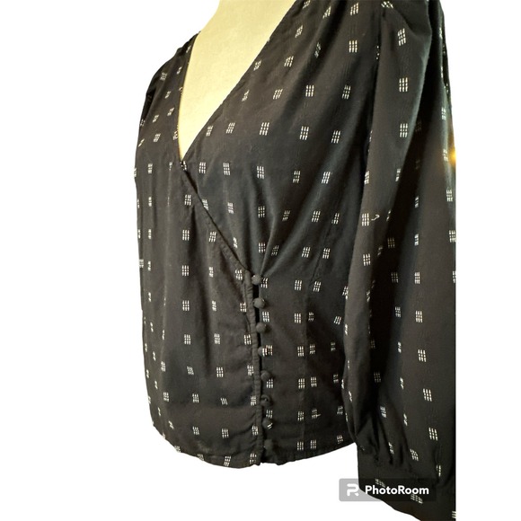 Madewell Kinston Side-Button Wrap Top in Textured Dobby - Picture 2 of 4